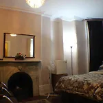 Comfy Guesthouse & Suite